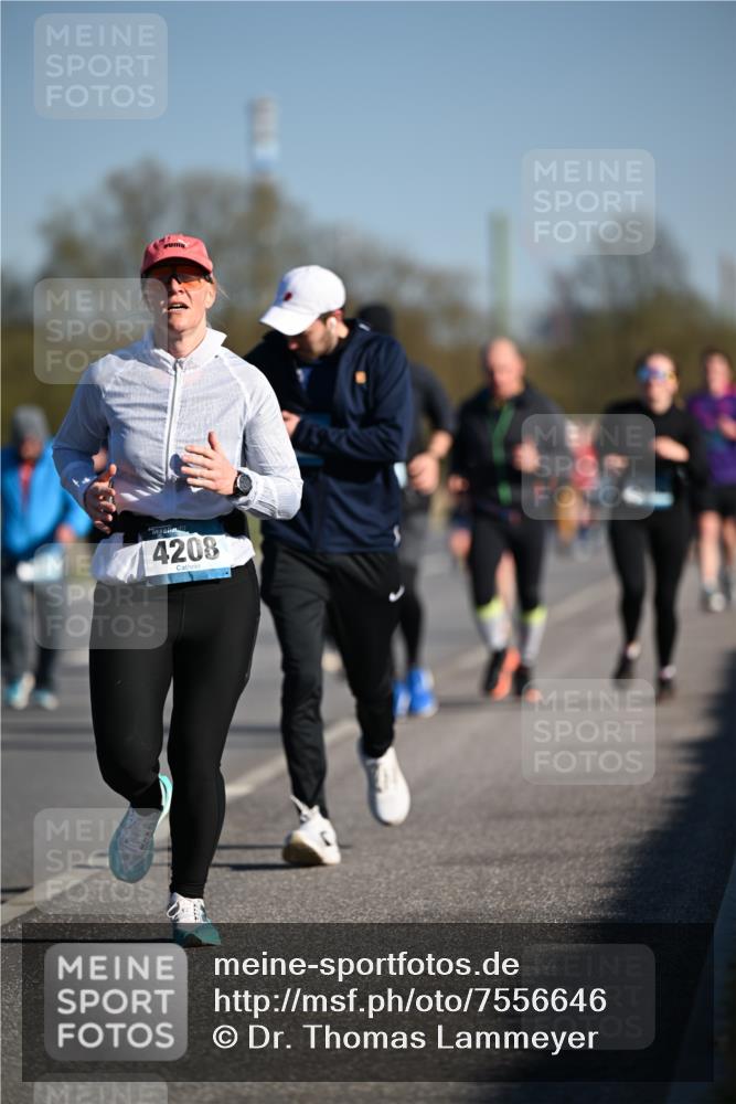 06.04.2025 - 44. Internationalen Wilhelmsburger Insellauf Dr. Thomas Lammeyer http://msf.ph/oto/7556646 06.04.2025 09:32:35 Laufen 4208 meine-sportfotos.de