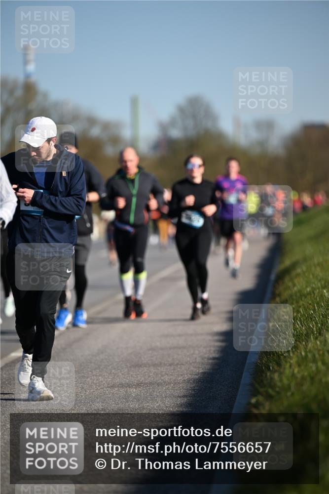 06.04.2025 - 44. Internationalen Wilhelmsburger Insellauf Dr. Thomas Lammeyer http://msf.ph/oto/7556657 06.04.2025 09:32:35 Laufen  meine-sportfotos.de