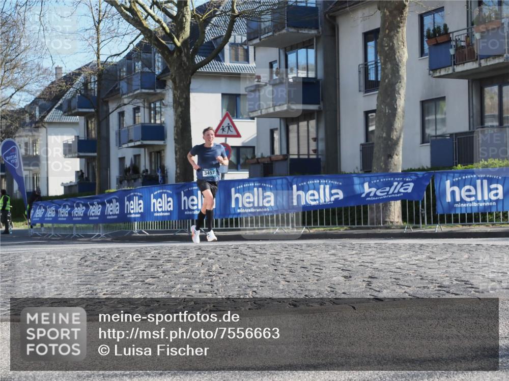 06.04.2025 - 44. Internationalen Wilhelmsburger Insellauf Luisa Fischer http://msf.ph/oto/7556663 06.04.2025 10:11:59 Ziel 3457 meine-sportfotos.de