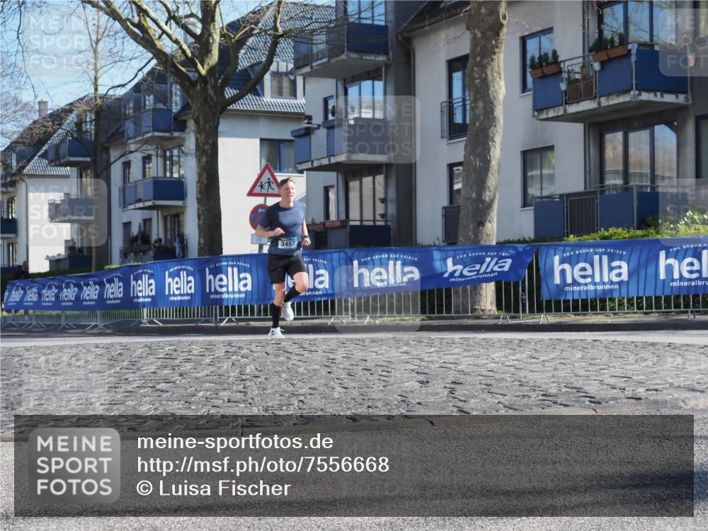 06.04.2025 - 44. Internationalen Wilhelmsburger Insellauf Luisa Fischer http://msf.ph/oto/7556668 06.04.2025 10:11:59 Ziel 3457 meine-sportfotos.de