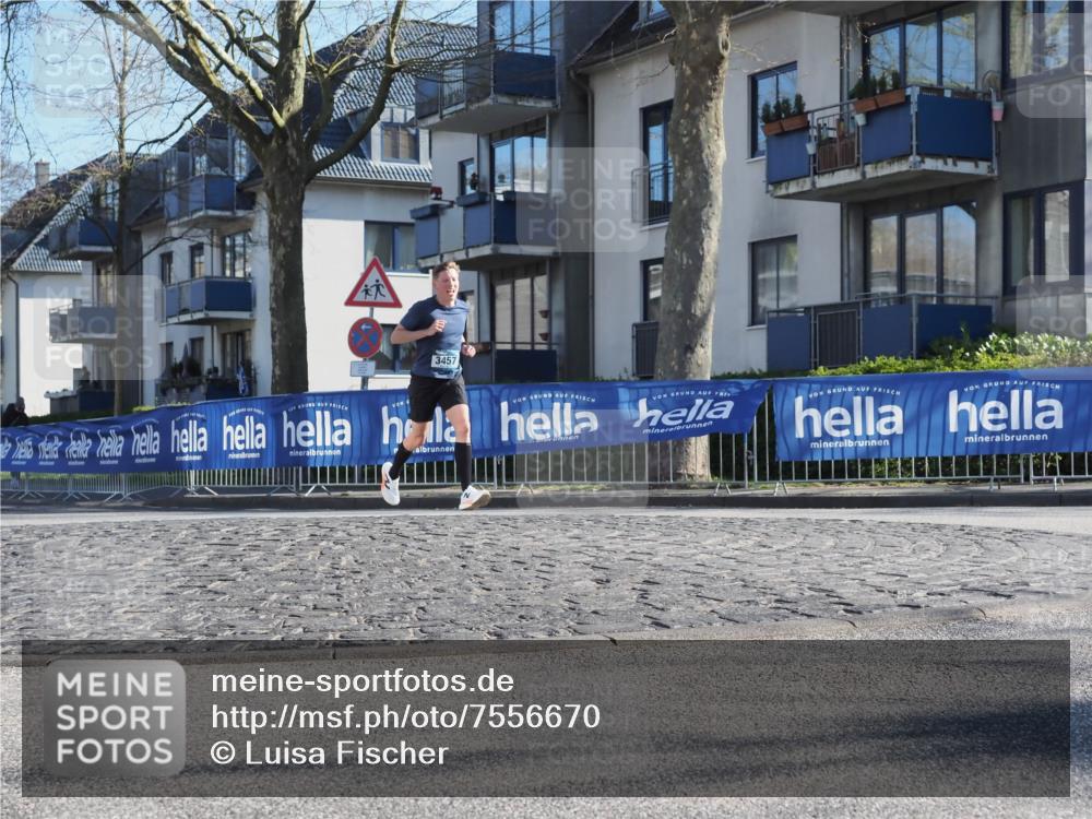 06.04.2025 - 44. Internationalen Wilhelmsburger Insellauf Luisa Fischer http://msf.ph/oto/7556670 06.04.2025 10:11:59 Ziel 3457 meine-sportfotos.de