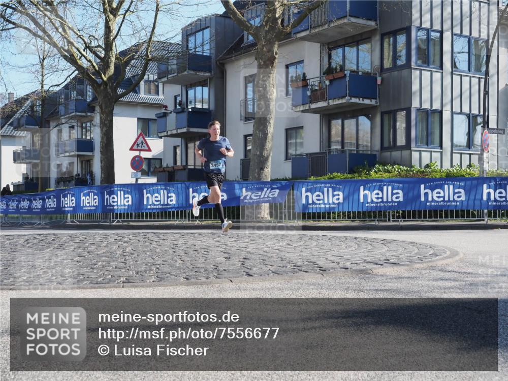 06.04.2025 - 44. Internationalen Wilhelmsburger Insellauf Luisa Fischer http://msf.ph/oto/7556677 06.04.2025 10:11:59 Ziel 3457 meine-sportfotos.de