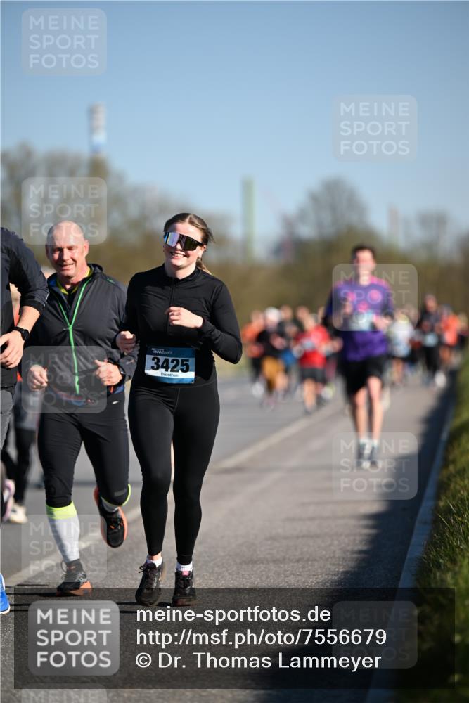 06.04.2025 - 44. Internationalen Wilhelmsburger Insellauf Dr. Thomas Lammeyer http://msf.ph/oto/7556679 06.04.2025 09:32:39 Laufen 3425 meine-sportfotos.de