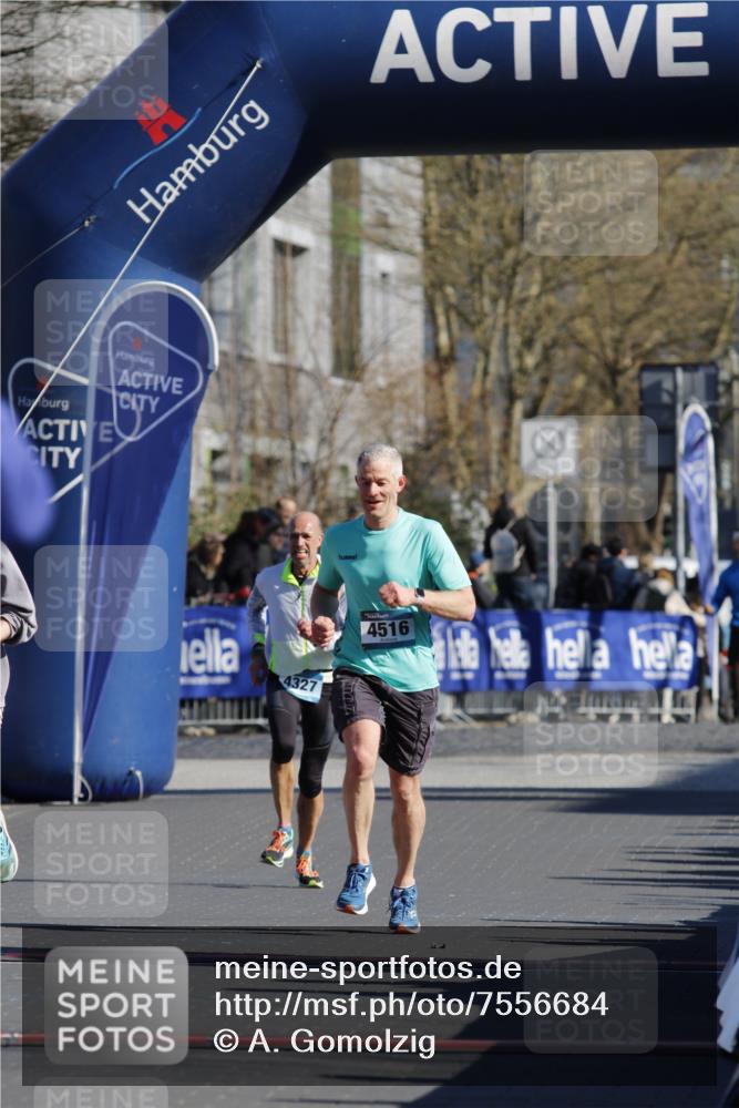 06.04.2025 - 44. Internationalen Wilhelmsburger Insellauf A. Gomolzig http://msf.ph/oto/7556684 06.04.2025 10:26:47 Ziel 3870, 4404, 5076 meine-sportfotos.de