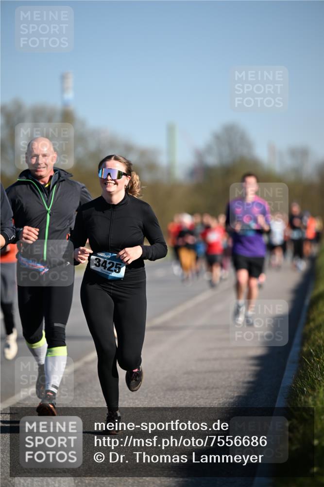 06.04.2025 - 44. Internationalen Wilhelmsburger Insellauf Dr. Thomas Lammeyer http://msf.ph/oto/7556686 06.04.2025 09:32:39 Laufen 3425 meine-sportfotos.de