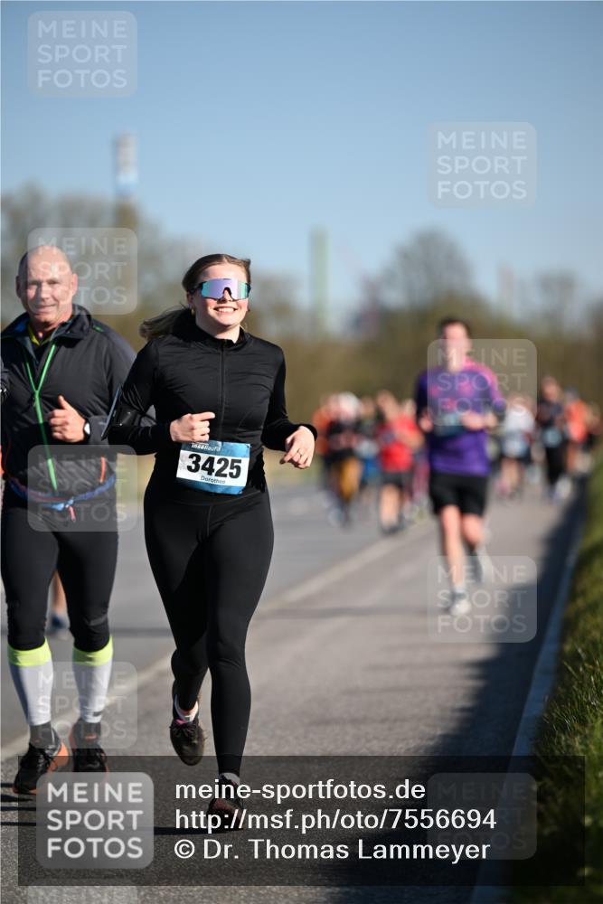 06.04.2025 - 44. Internationalen Wilhelmsburger Insellauf Dr. Thomas Lammeyer http://msf.ph/oto/7556694 06.04.2025 09:32:39 Laufen 3425 meine-sportfotos.de