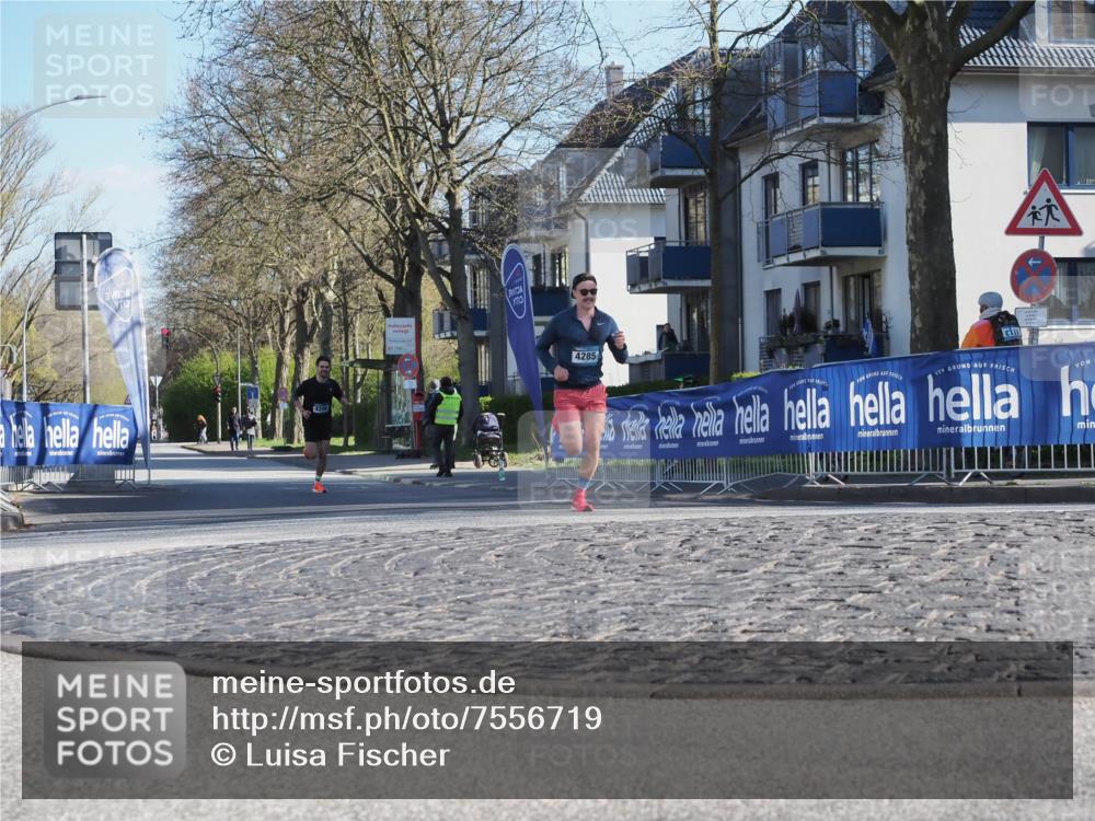 06.04.2025 - 44. Internationalen Wilhelmsburger Insellauf Luisa Fischer http://msf.ph/oto/7556719 06.04.2025 10:12:23 Ziel 4206, 3, 4285 meine-sportfotos.de