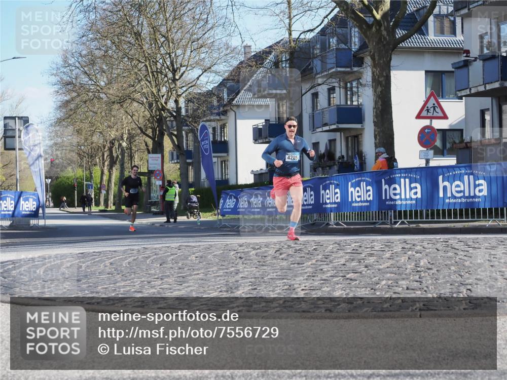 06.04.2025 - 44. Internationalen Wilhelmsburger Insellauf Luisa Fischer http://msf.ph/oto/7556729 06.04.2025 10:12:23 Ziel 4285 meine-sportfotos.de