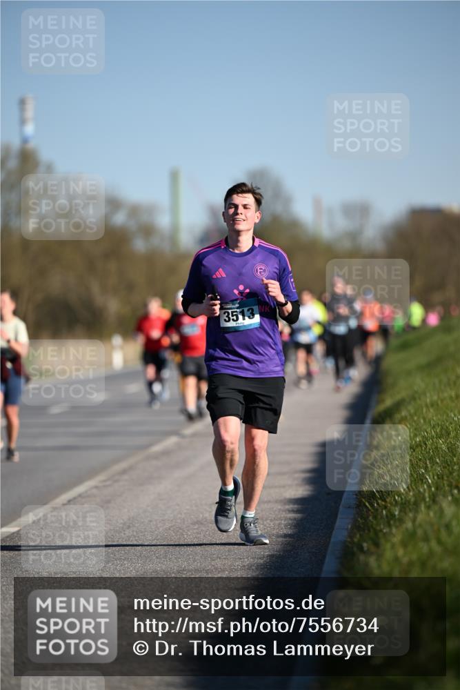 06.04.2025 - 44. Internationalen Wilhelmsburger Insellauf Dr. Thomas Lammeyer http://msf.ph/oto/7556734 06.04.2025 09:32:43 Laufen 3513 meine-sportfotos.de