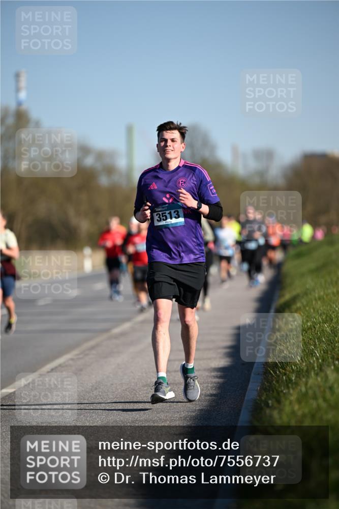 06.04.2025 - 44. Internationalen Wilhelmsburger Insellauf Dr. Thomas Lammeyer http://msf.ph/oto/7556737 06.04.2025 09:32:44 Laufen 3513 meine-sportfotos.de