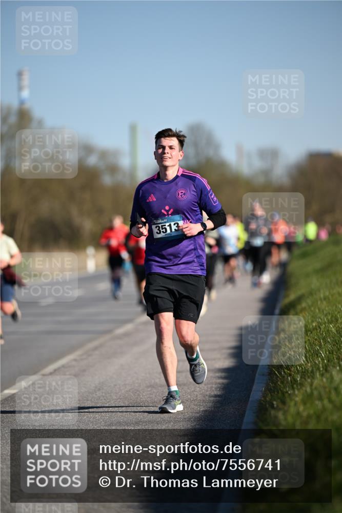 06.04.2025 - 44. Internationalen Wilhelmsburger Insellauf Dr. Thomas Lammeyer http://msf.ph/oto/7556741 06.04.2025 09:32:44 Laufen 3513 meine-sportfotos.de