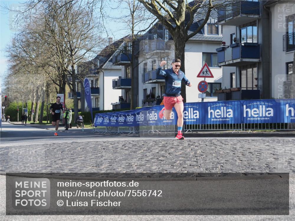06.04.2025 - 44. Internationalen Wilhelmsburger Insellauf Luisa Fischer http://msf.ph/oto/7556742 06.04.2025 10:12:24 Ziel 4285, 4206 meine-sportfotos.de