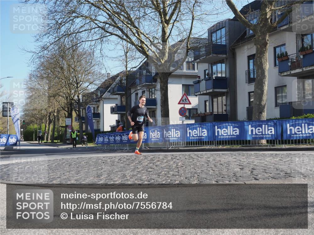 06.04.2025 - 44. Internationalen Wilhelmsburger Insellauf Luisa Fischer http://msf.ph/oto/7556784 06.04.2025 10:12:27 Ziel 4206 meine-sportfotos.de