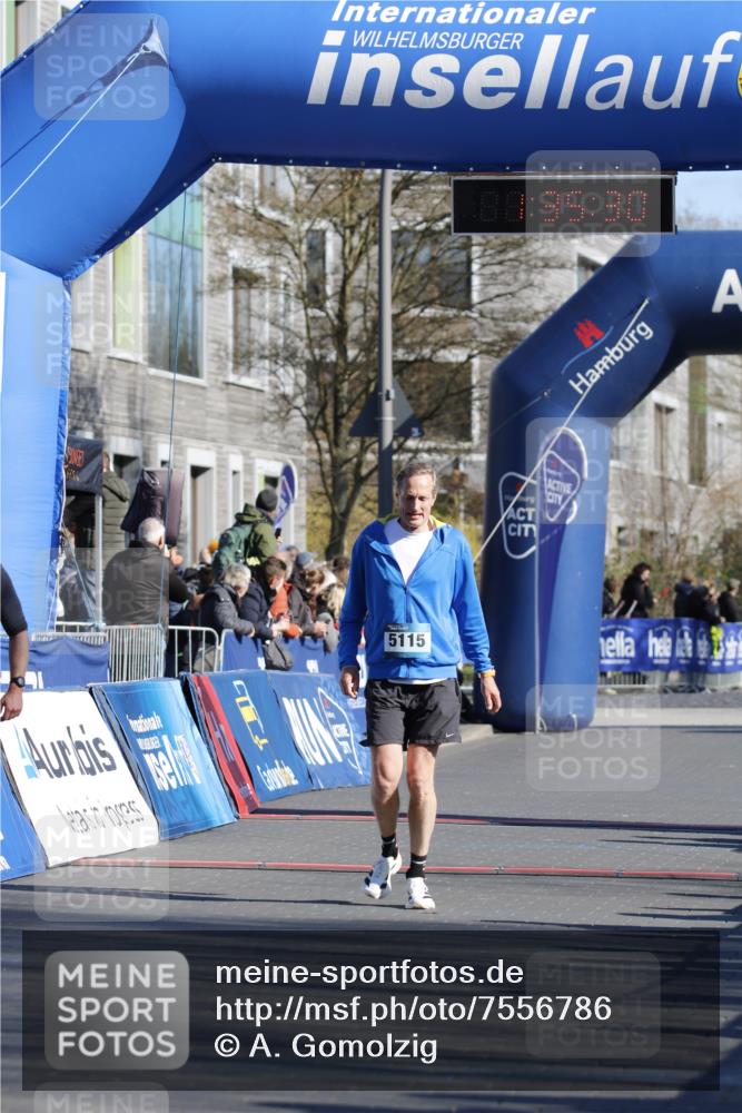 06.04.2025 - 44. Internationalen Wilhelmsburger Insellauf A. Gomolzig http://msf.ph/oto/7556786 06.04.2025 10:25:28 Ziel 3591, 4079, 4428, 4576, 5115 meine-sportfotos.de