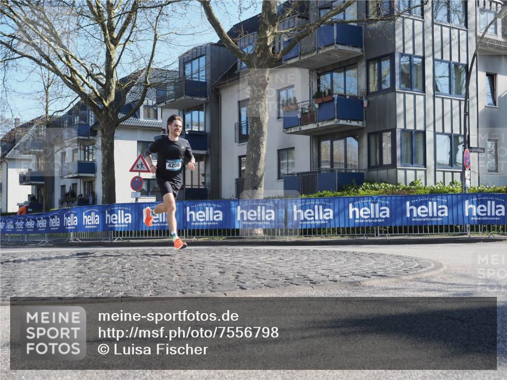 06.04.2025 - 44. Internationalen Wilhelmsburger Insellauf Luisa Fischer http://msf.ph/oto/7556798 06.04.2025 10:12:27 Ziel 4206 meine-sportfotos.de