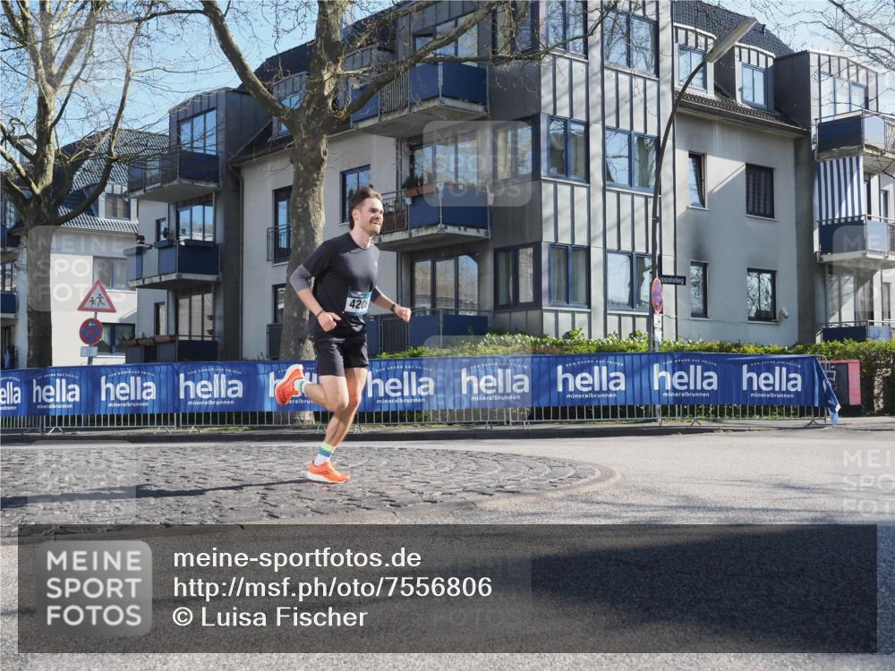 06.04.2025 - 44. Internationalen Wilhelmsburger Insellauf Luisa Fischer http://msf.ph/oto/7556806 06.04.2025 10:12:28 Ziel 420 meine-sportfotos.de