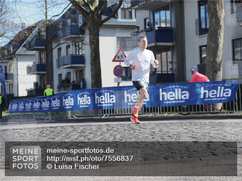 06.04.2025 - 44. Internationalen Wilhelmsburger Insellauf Luisa Fischer http://msf.ph/oto/7556837 06.04.2025 10:12:50 Ziel  meine-sportfotos.de