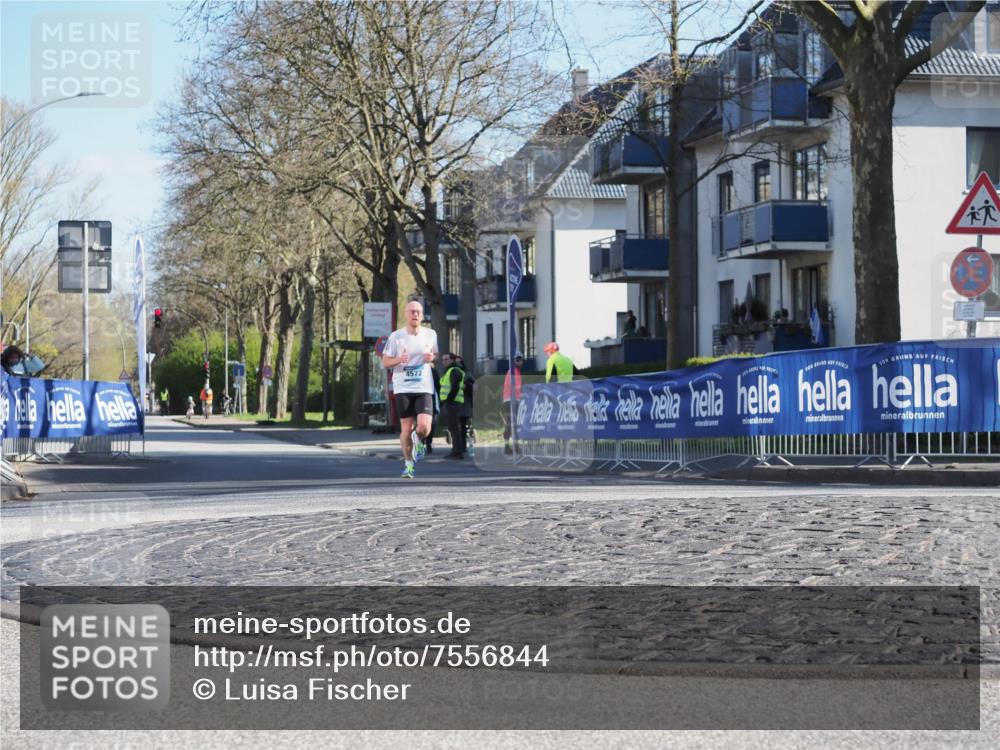 06.04.2025 - 44. Internationalen Wilhelmsburger Insellauf Luisa Fischer http://msf.ph/oto/7556844 06.04.2025 10:13:07 Ziel 4572 meine-sportfotos.de