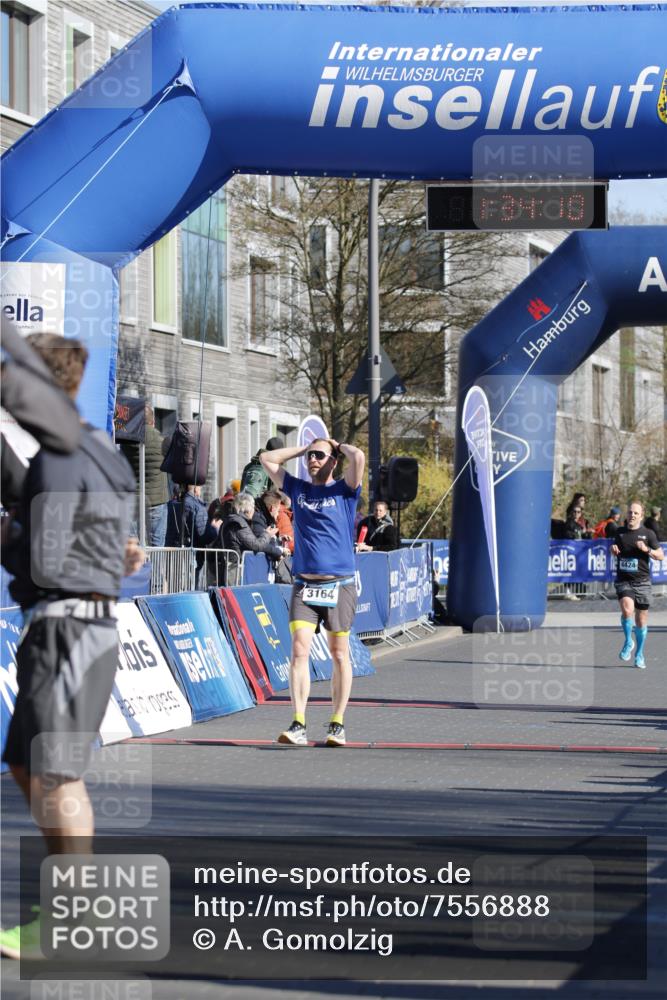 06.04.2025 - 44. Internationalen Wilhelmsburger Insellauf A. Gomolzig http://msf.ph/oto/7556888 06.04.2025 10:24:08 Ziel 3164 meine-sportfotos.de
