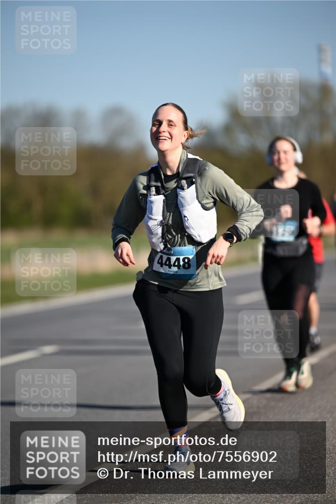 06.04.2025 - 44. Internationalen Wilhelmsburger Insellauf Dr. Thomas Lammeyer http://msf.ph/oto/7556902 06.04.2025 09:32:52 Laufen 4448 meine-sportfotos.de
