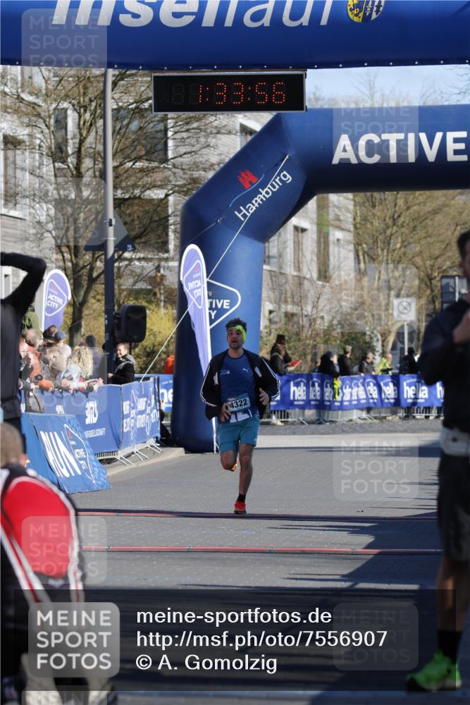 06.04.2025 - 44. Internationalen Wilhelmsburger Insellauf A. Gomolzig http://msf.ph/oto/7556907 06.04.2025 10:23:54 Ziel 3090, 3836, 4322 meine-sportfotos.de
