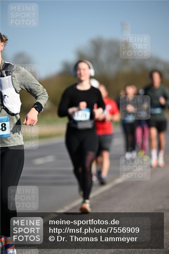06.04.2025 - 44. Internationalen Wilhelmsburger Insellauf Dr. Thomas Lammeyer http://msf.ph/oto/7556909 06.04.2025 09:32:53 Laufen 8 meine-sportfotos.de