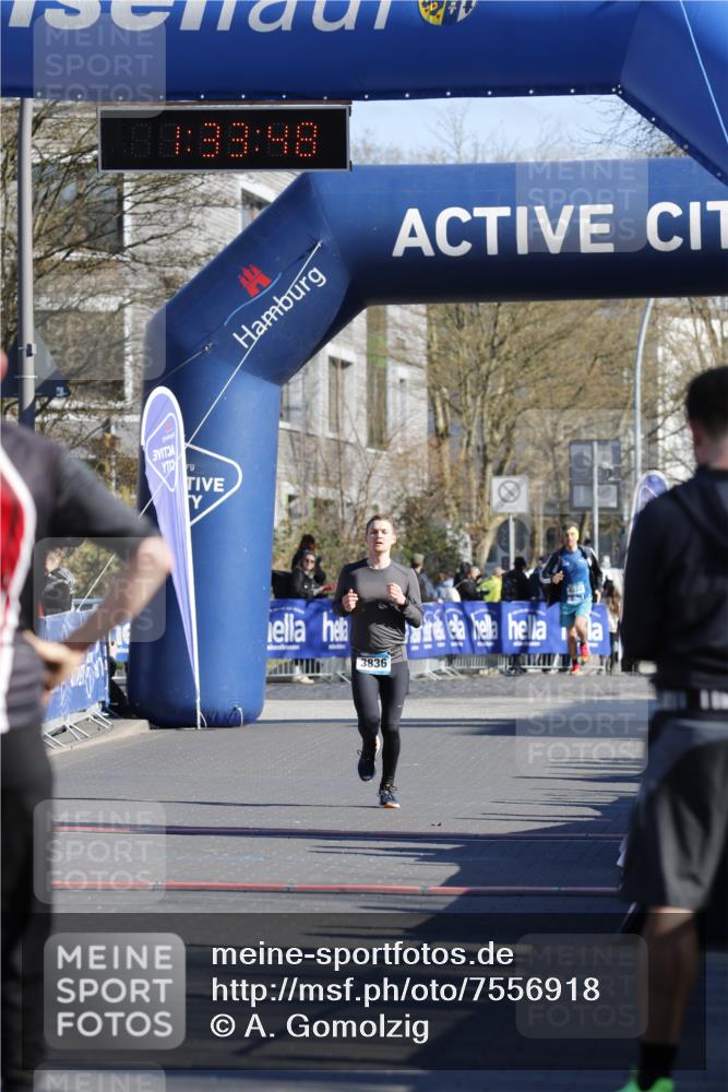 06.04.2025 - 44. Internationalen Wilhelmsburger Insellauf A. Gomolzig http://msf.ph/oto/7556918 06.04.2025 10:23:47 Ziel 3090, 4464 meine-sportfotos.de