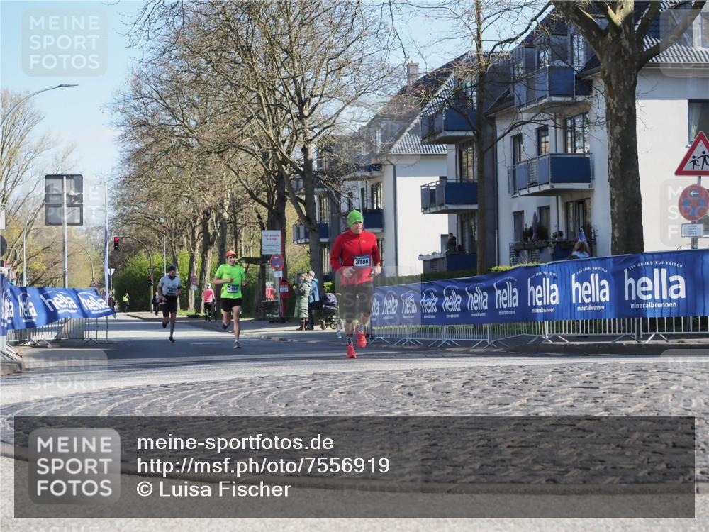 06.04.2025 - 44. Internationalen Wilhelmsburger Insellauf Luisa Fischer http://msf.ph/oto/7556919 06.04.2025 10:13:43 Ziel 3184, 3189 meine-sportfotos.de