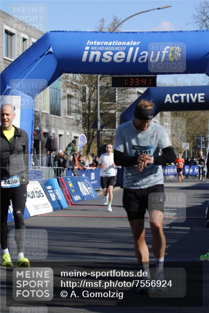 06.04.2025 - 44. Internationalen Wilhelmsburger Insellauf A. Gomolzig http://msf.ph/oto/7556924 06.04.2025 10:23:39 Ziel 4464 meine-sportfotos.de