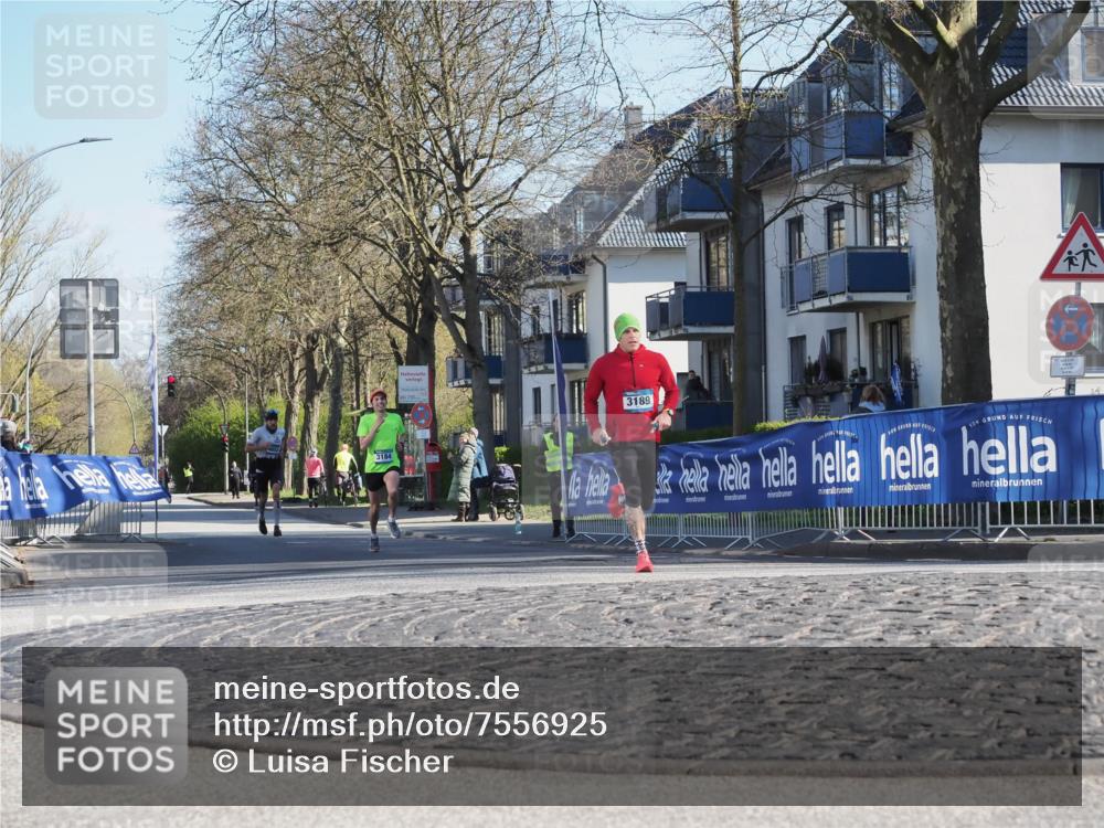 06.04.2025 - 44. Internationalen Wilhelmsburger Insellauf Luisa Fischer http://msf.ph/oto/7556925 06.04.2025 10:13:44 Ziel 3184, 3189 meine-sportfotos.de