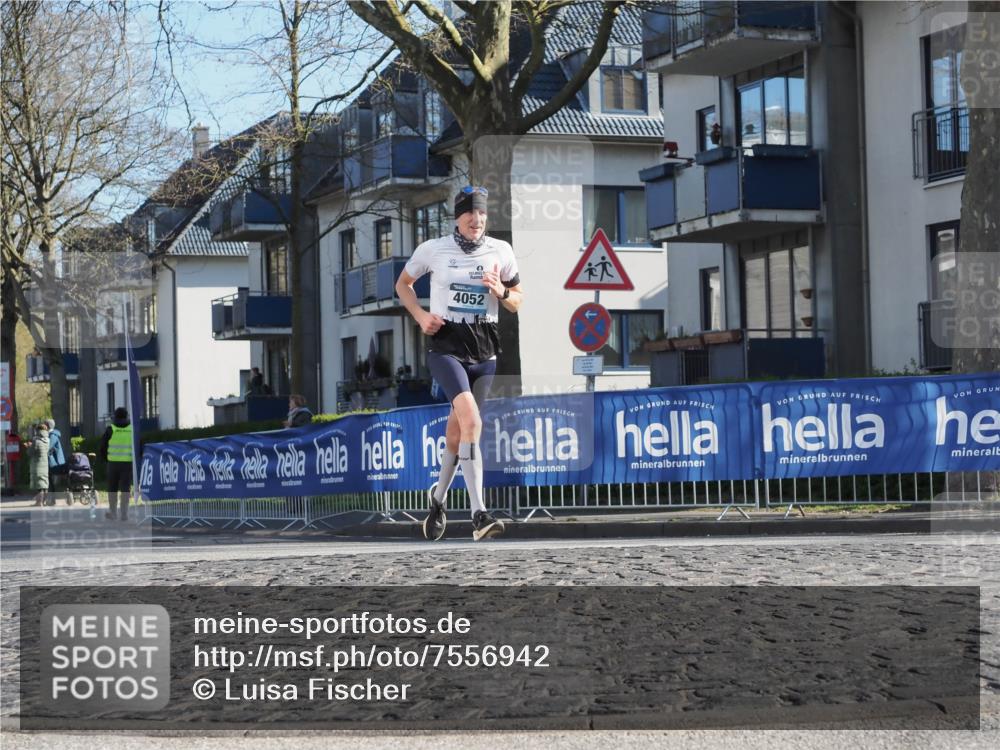06.04.2025 - 44. Internationalen Wilhelmsburger Insellauf Luisa Fischer http://msf.ph/oto/7556942 06.04.2025 10:13:49 Ziel 4052 meine-sportfotos.de