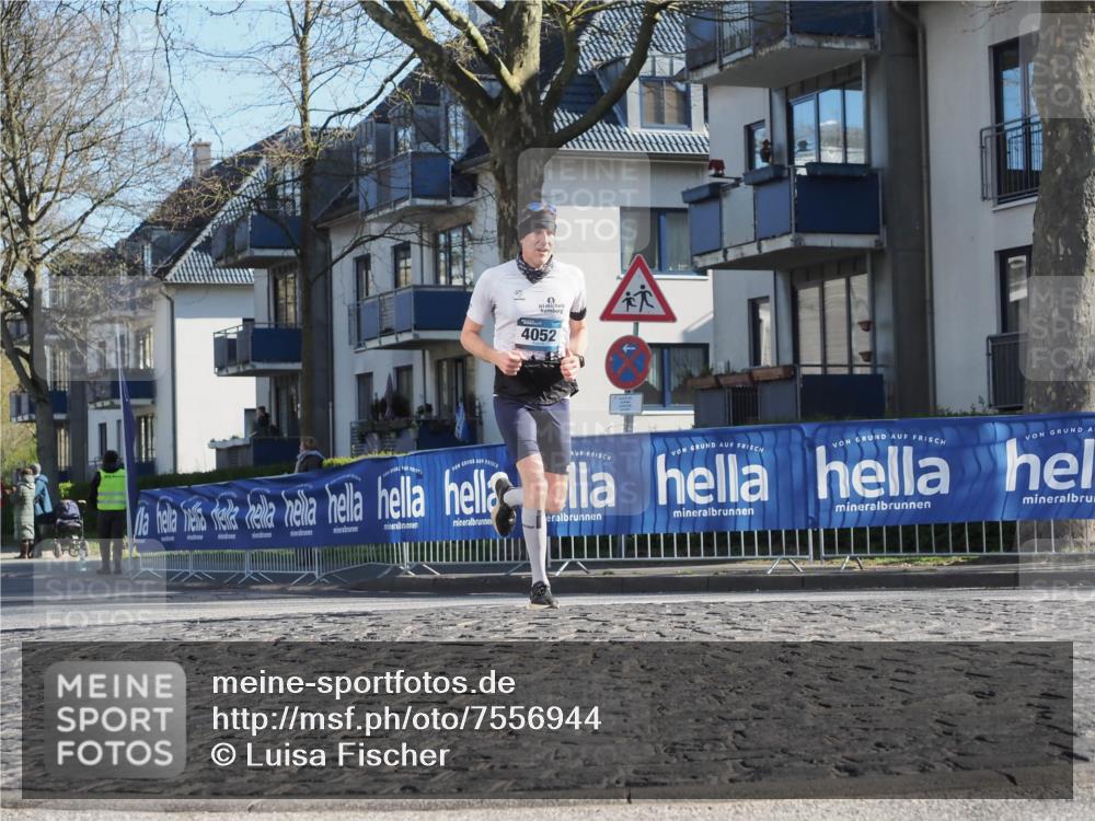 06.04.2025 - 44. Internationalen Wilhelmsburger Insellauf Luisa Fischer http://msf.ph/oto/7556944 06.04.2025 10:13:50 Ziel 0, 4052 meine-sportfotos.de