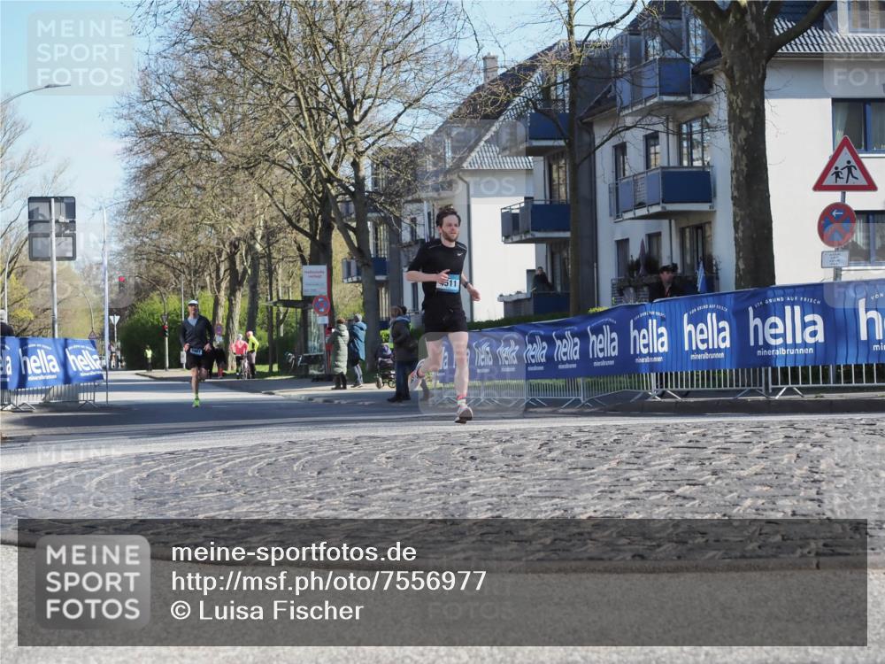 06.04.2025 - 44. Internationalen Wilhelmsburger Insellauf Luisa Fischer http://msf.ph/oto/7556977 06.04.2025 10:14:10 Ziel 511 meine-sportfotos.de