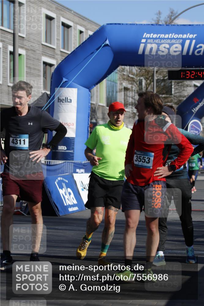 06.04.2025 - 44. Internationalen Wilhelmsburger Insellauf A. Gomolzig http://msf.ph/oto/7556986 06.04.2025 10:22:43 Ziel 3570, 4311 meine-sportfotos.de