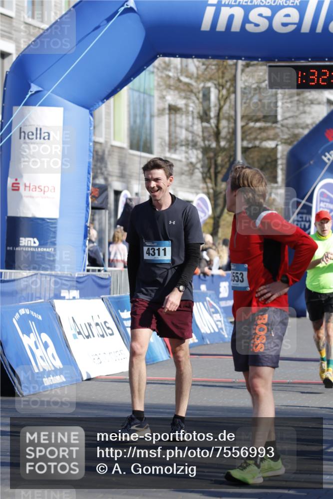 06.04.2025 - 44. Internationalen Wilhelmsburger Insellauf A. Gomolzig http://msf.ph/oto/7556993 06.04.2025 10:22:38 Ziel 3570, 4311 meine-sportfotos.de