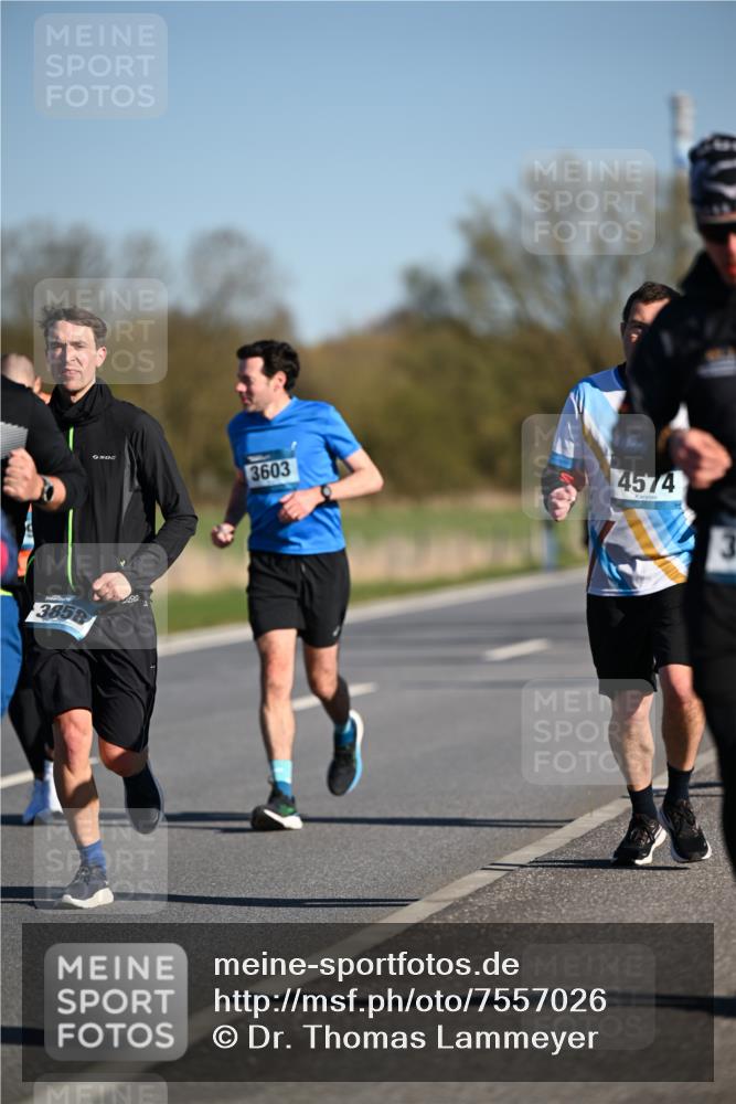 06.04.2025 - 44. Internationalen Wilhelmsburger Insellauf Dr. Thomas Lammeyer http://msf.ph/oto/7557026 06.04.2025 09:33:00 Laufen 3858, 3603, 4574 meine-sportfotos.de