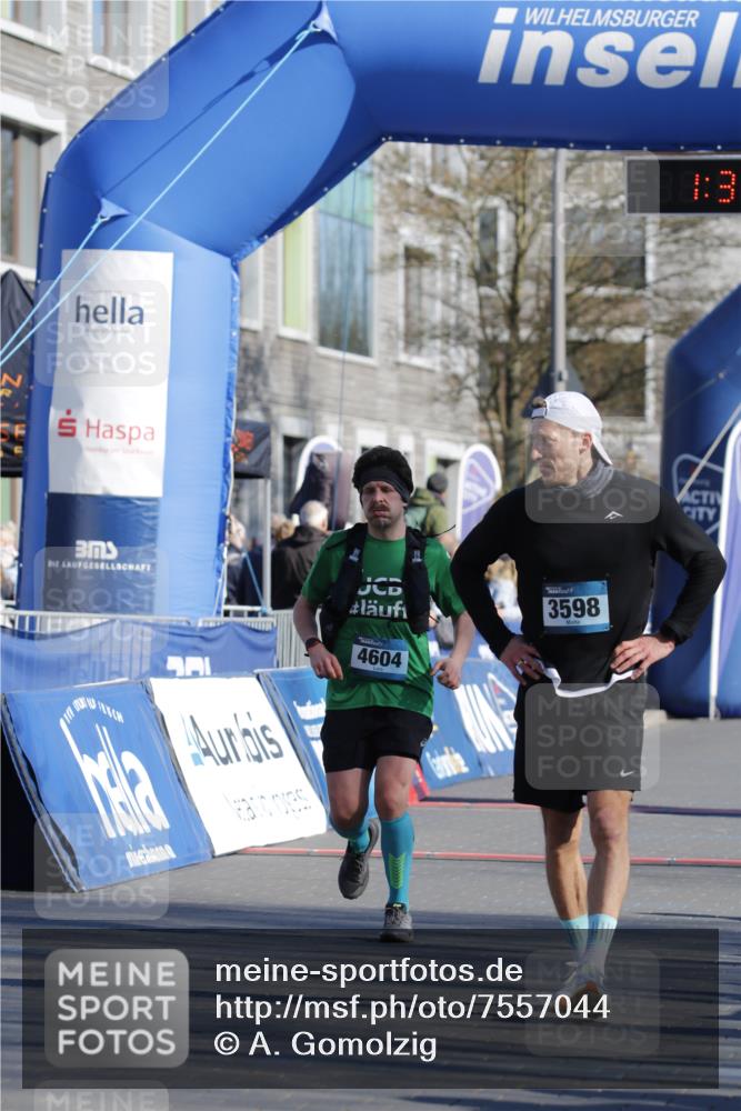 06.04.2025 - 44. Internationalen Wilhelmsburger Insellauf A. Gomolzig http://msf.ph/oto/7557044 06.04.2025 10:21:49 Ziel 4604 meine-sportfotos.de