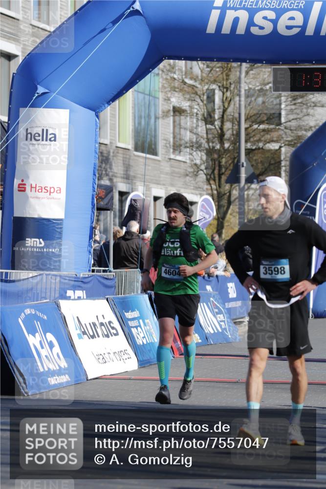 06.04.2025 - 44. Internationalen Wilhelmsburger Insellauf A. Gomolzig http://msf.ph/oto/7557047 06.04.2025 10:21:48 Ziel 4604 meine-sportfotos.de