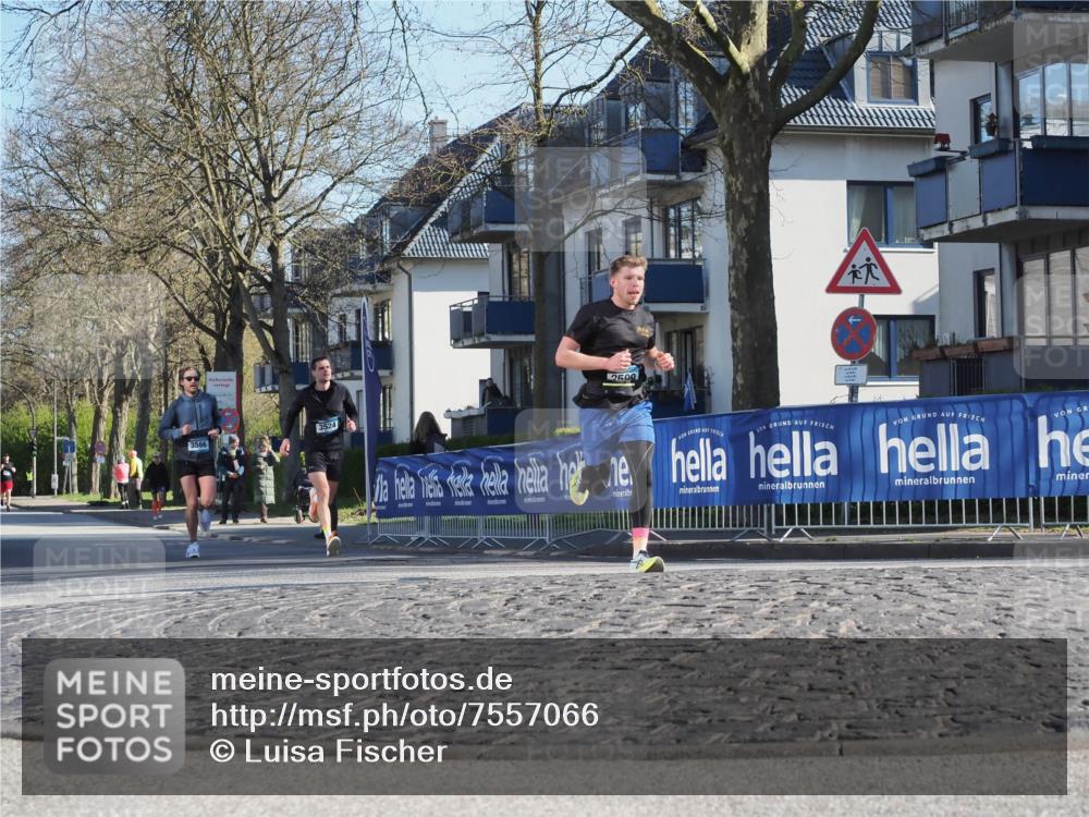 06.04.2025 - 44. Internationalen Wilhelmsburger Insellauf Luisa Fischer http://msf.ph/oto/7557066 06.04.2025 10:14:45 Ziel 3566, 3524, 2600 meine-sportfotos.de
