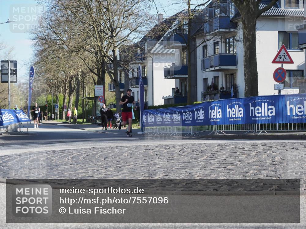 06.04.2025 - 44. Internationalen Wilhelmsburger Insellauf Luisa Fischer http://msf.ph/oto/7557096 06.04.2025 10:14:57 Ziel 3557 meine-sportfotos.de