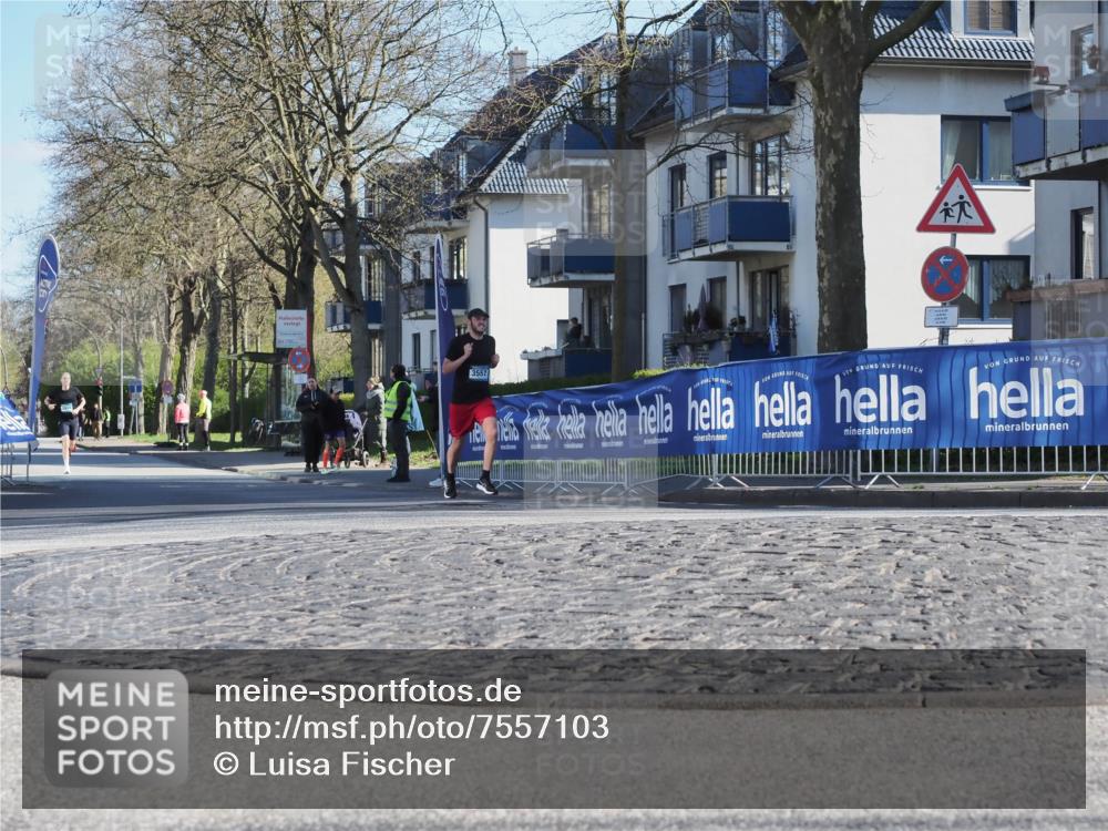 06.04.2025 - 44. Internationalen Wilhelmsburger Insellauf Luisa Fischer http://msf.ph/oto/7557103 06.04.2025 10:14:57 Ziel 3557 meine-sportfotos.de