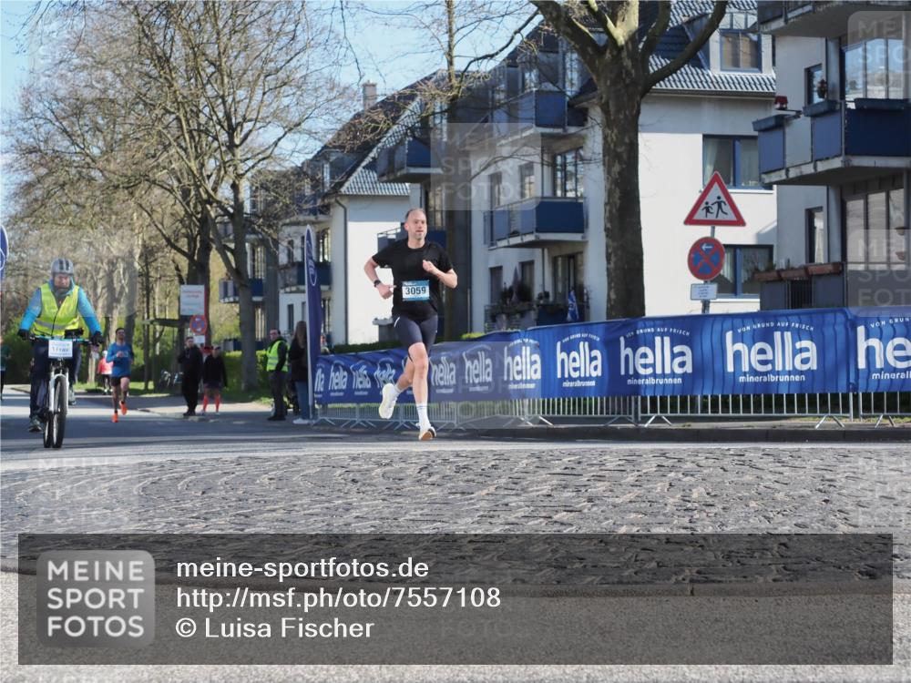 06.04.2025 - 44. Internationalen Wilhelmsburger Insellauf Luisa Fischer http://msf.ph/oto/7557108 06.04.2025 10:15:04 Ziel 1, 3059 meine-sportfotos.de