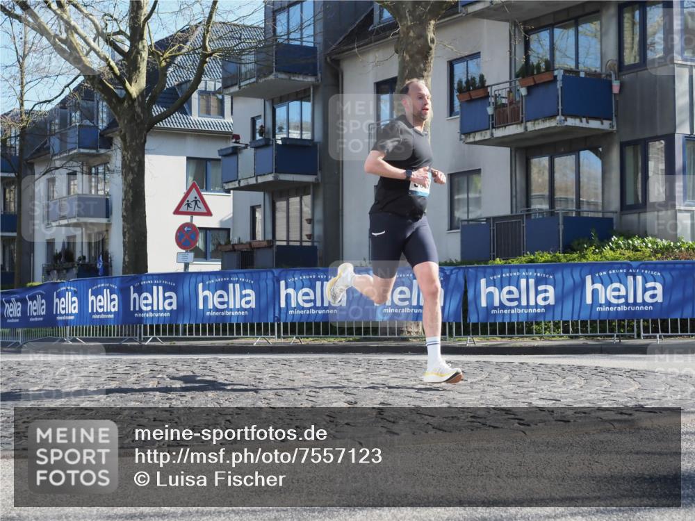 06.04.2025 - 44. Internationalen Wilhelmsburger Insellauf Luisa Fischer http://msf.ph/oto/7557123 06.04.2025 10:15:05 Ziel  meine-sportfotos.de