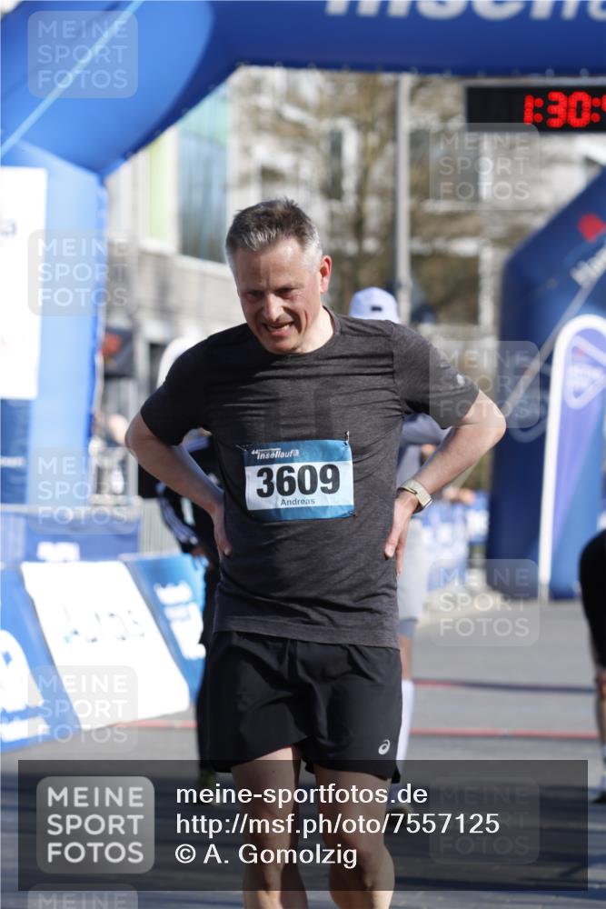 06.04.2025 - 44. Internationalen Wilhelmsburger Insellauf A. Gomolzig http://msf.ph/oto/7557125 06.04.2025 10:20:47 Ziel 3062, 3609, 3768, 3864 meine-sportfotos.de