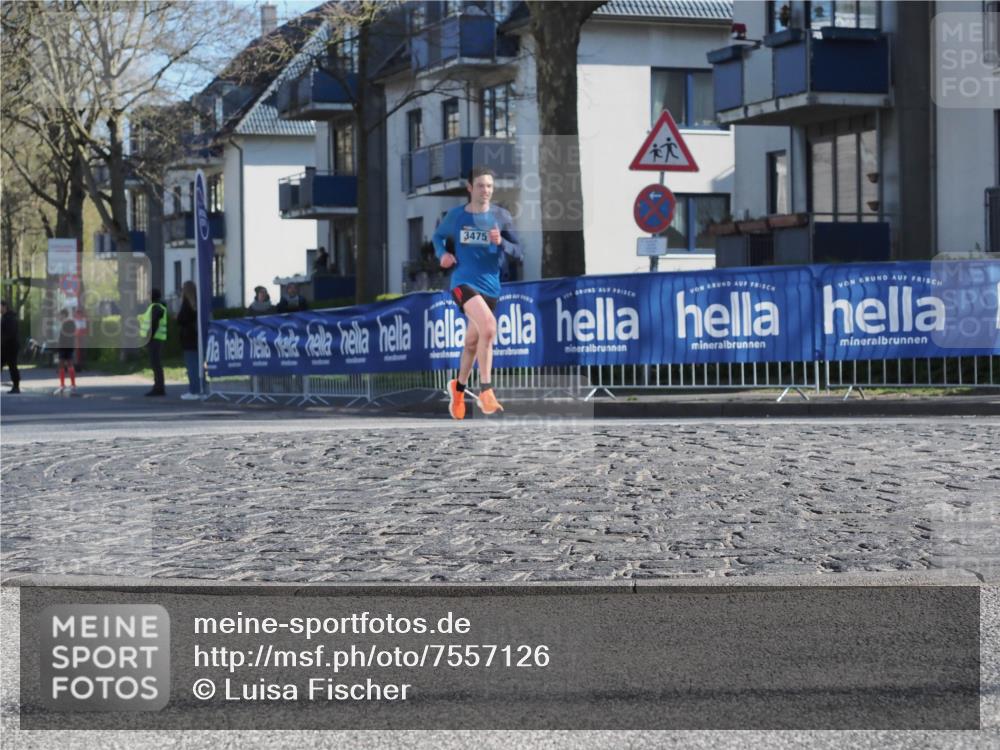 06.04.2025 - 44. Internationalen Wilhelmsburger Insellauf Luisa Fischer http://msf.ph/oto/7557126 06.04.2025 10:15:09 Ziel 3475 meine-sportfotos.de