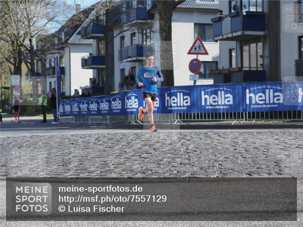 06.04.2025 - 44. Internationalen Wilhelmsburger Insellauf Luisa Fischer http://msf.ph/oto/7557129 06.04.2025 10:15:09 Ziel 3475 meine-sportfotos.de