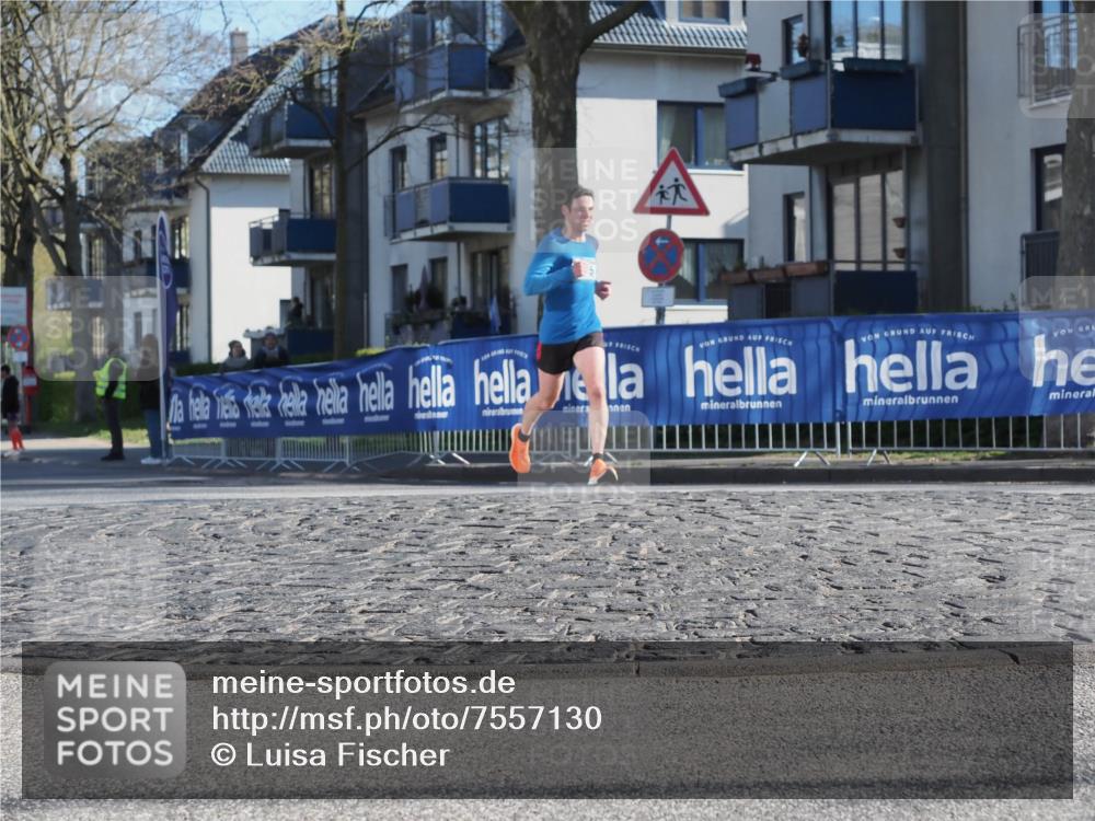 06.04.2025 - 44. Internationalen Wilhelmsburger Insellauf Luisa Fischer http://msf.ph/oto/7557130 06.04.2025 10:15:10 Ziel  meine-sportfotos.de