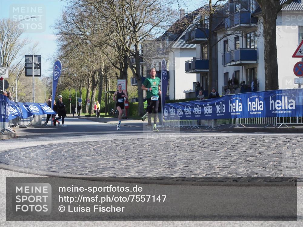 06.04.2025 - 44. Internationalen Wilhelmsburger Insellauf Luisa Fischer http://msf.ph/oto/7557147 06.04.2025 10:15:13 Ziel 3776, 3080 meine-sportfotos.de