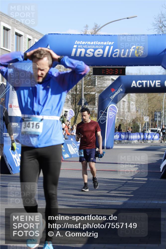 06.04.2025 - 44. Internationalen Wilhelmsburger Insellauf A. Gomolzig http://msf.ph/oto/7557149 06.04.2025 10:20:30 Ziel 3416, 4525, 4608, 5193 meine-sportfotos.de