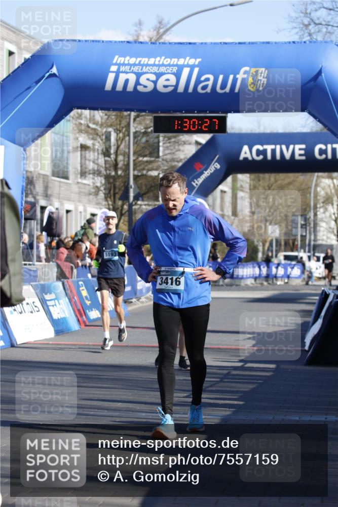 06.04.2025 - 44. Internationalen Wilhelmsburger Insellauf A. Gomolzig http://msf.ph/oto/7557159 06.04.2025 10:20:25 Ziel 3416, 4525, 4608, 5193 meine-sportfotos.de
